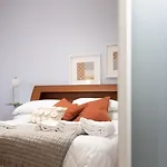 Aureum Guesthouse With Private Terrace