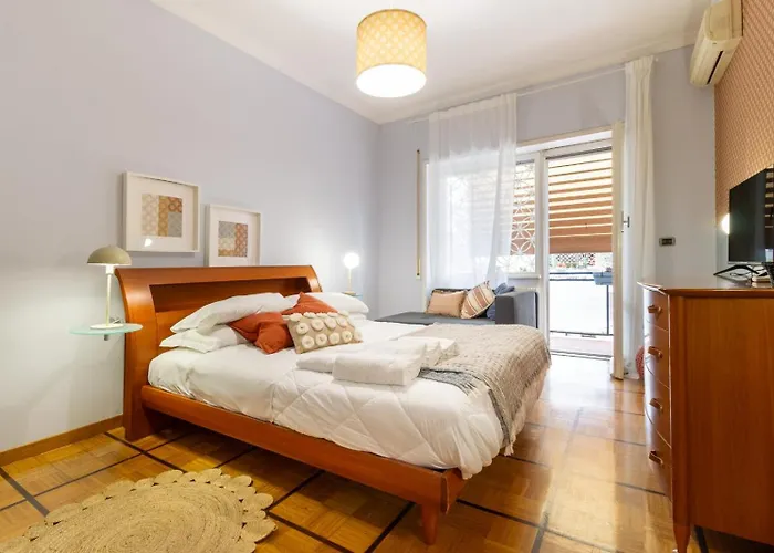 Aureum Guesthouse With Private Terrace